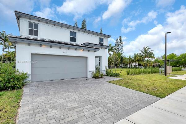 Galiano Pointe, 18441 SW 133rd Ave, Richmond West, Florida 33177, image 2