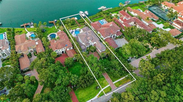 Sanctuary Bay, 337 Old Jupiter Beach Rd, Jupiter, Florida 33477, image 1
