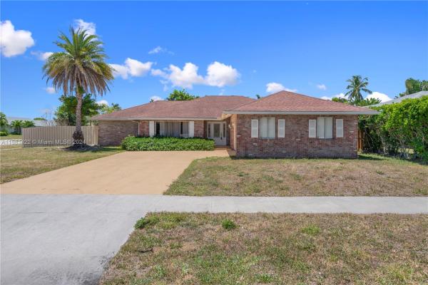 Pheasant Walk, 17689 Woodview Ter, Boca Raton, Florida 33487, image 3