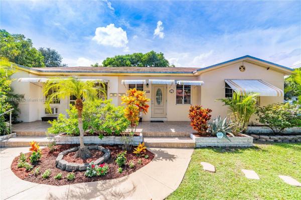 Royal Poinciana, 1120 N 19th Ave, Hollywood, Florida 33020, image 1