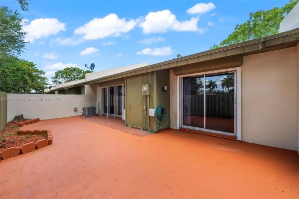 Devon Aire Villas, 11514 SW 124th Pl 0, The Crossings, Florida 33186, image 3