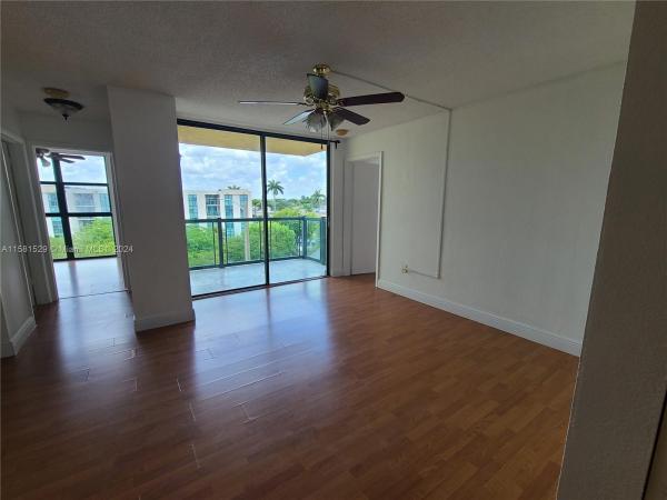 International Park, 11800 SW 18th St #512-4, Tamiami, Florida 33175, image 1