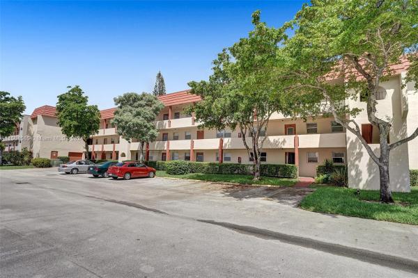 Sunrise Lakes 1, 8021 N Sunrise Lakes Dr #107, Sunrise, Florida 33322, image 1