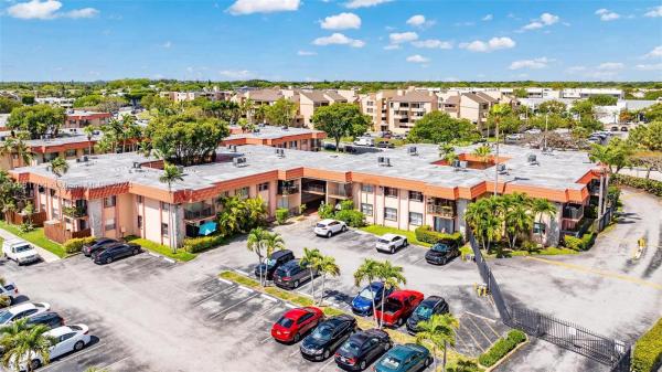 Kendallwood Villas, Kendall, Florida 33176, image 1