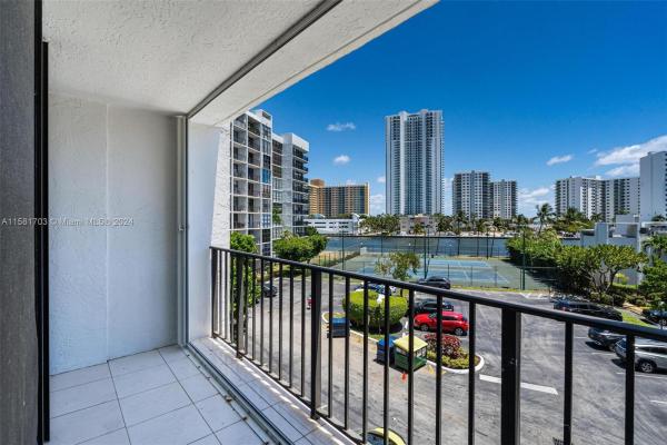 Oceanview Park, 1000 Parkview Dr #428, Hallandale Beach, Florida 33009, image 1