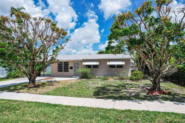 Heftler Homes, 10501 SW 50th St, Kendall, Florida 33165, image 1