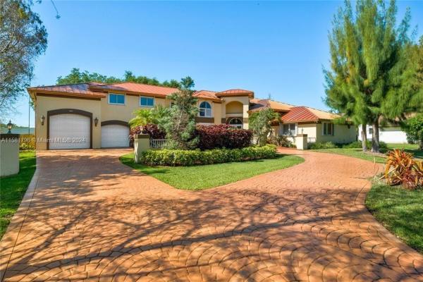 Plantation Acres, 11900 Tara Dr, Plantation, Florida 33325, image 2
