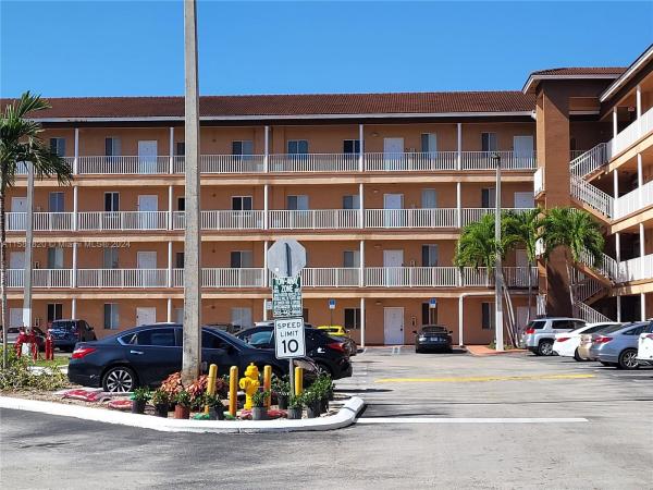 Venetia Villas, 17350 NW 67th Ave #108, Country Club, Florida 33015, image 3