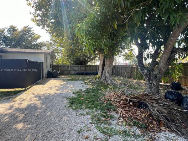 Sky Vista, 1075 NE 12th Ave, Homestead, Florida 33030, image 3
