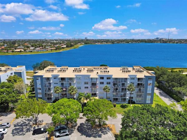 Breakwaters Of The Palm Beaches, 480 Executive Center Dr #5J, West Palm Beach, Florida 33401, image 1