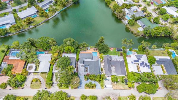 Twin Lakes Manor, 6401 SW 62nd Ter, South Miami, Florida 33143, image 1
