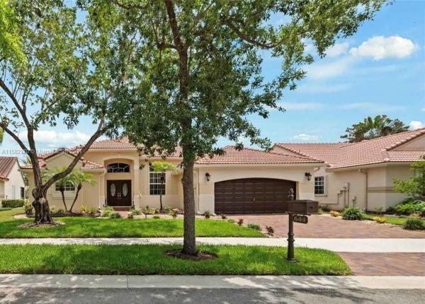 Verona Lake, 644 Verona Pl, Weston, Florida 33326, image 1