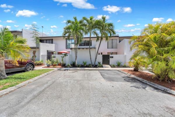 Snapper Creek Townhouses, 6613 SW 113th Ct #6613, Kendall, Florida 33173, image 3