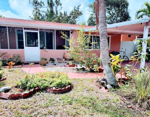 Mansionette Homes, 1330 NE 203rd St, Ives Estates, Florida 33179, image 1