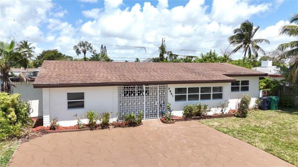 South Coral Homes, 9461 Jamaica Dr, Cutler Bay, Florida 33189, image 3