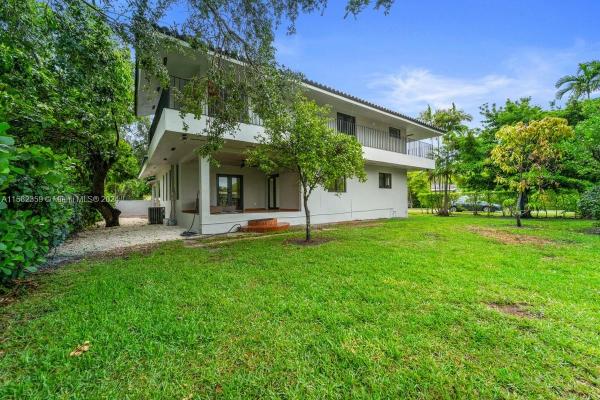 Kent Estates, 600 Nightingale Ave, Miami Springs, Florida 33166, image 2