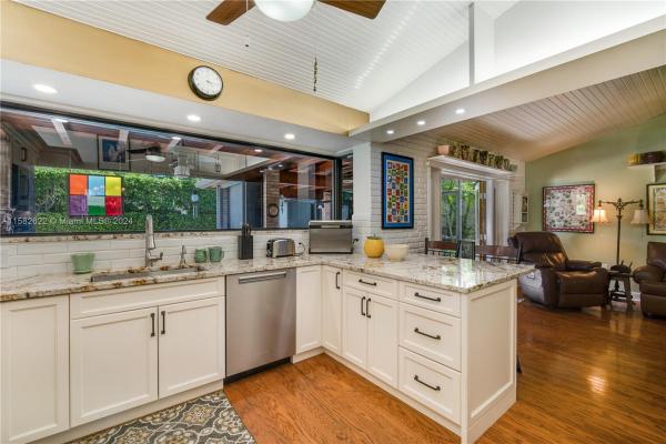 Glen Cove, 11460 SW 99th Ter, Kendall, Florida 33176, image 3