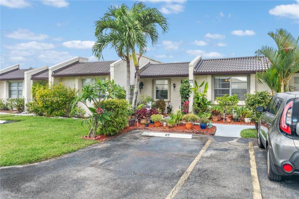 Golden Lakes Village, 258 Lake Constance Dr, West Palm Beach, Florida 33411, image 2