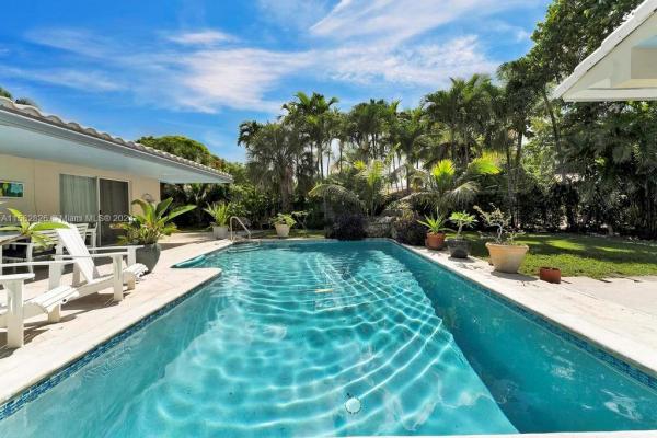 Loch Ness, 16515 Dunoon Ct, Miami Lakes, Florida 33014, image 1