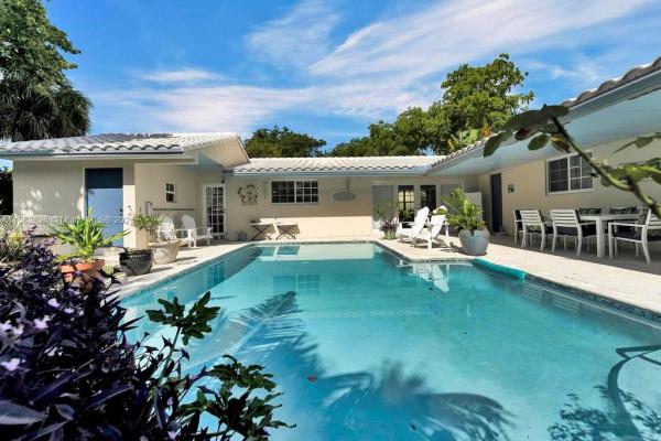 Loch Ness, 16515 Dunoon Ct, Miami Lakes, Florida 33014, image 3