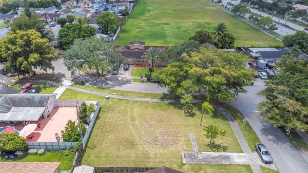Pine Lake West, 17121 SW 116th Ave, South Miami Heights, Florida 33157, image 1