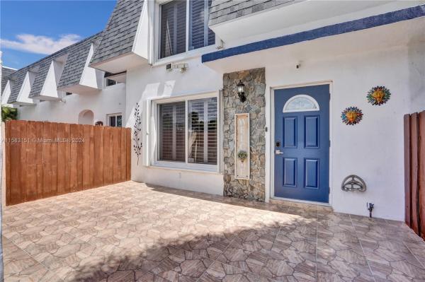Nova Townhouses, 6745 SW 41st Dr #18, Davie, Florida 33314, image 1