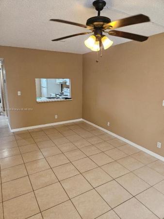 Lagoon Place, 9235 Lagoon Pl #405, Davie, Florida 33324, image 2