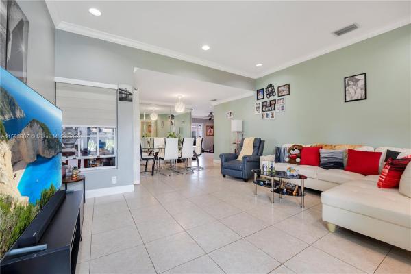Kendale Best, 14348 SW 103rd St, The Hammocks, Florida 33186, image 3