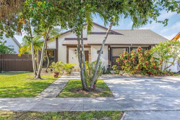 Pine Needles East Homes, 16142 SW 301st St, Leisure City, Florida 33033, image 3