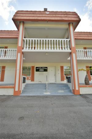 Crystal Greens North, 4321 NW 9th Ave #201, Deerfield Beach, Florida 33064, image 1