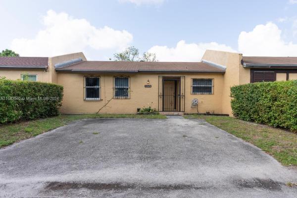 Leslie Estates, 3020 NW 203rd Ln #3020, Miami Gardens, Florida 33056, image 2