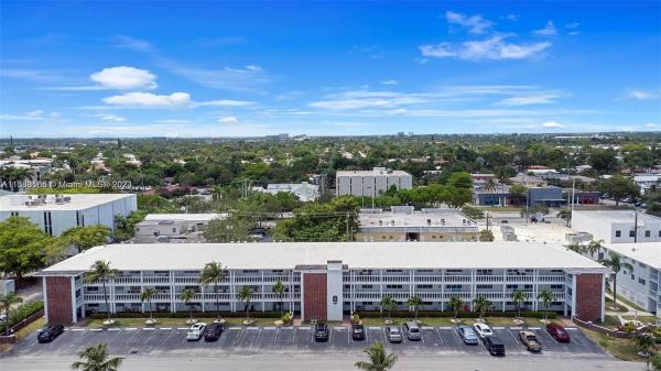 Maybury Mansions, 5201 NE 24th Ter #A208, Fort Lauderdale, Florida 33308, image 1