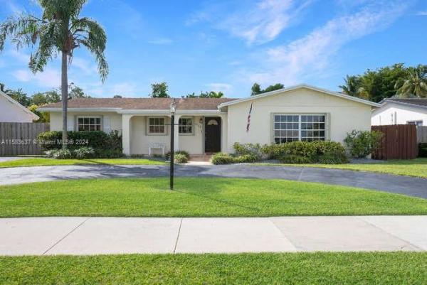 Bel Aire, 18569 SW 89th Pl, Cutler Bay, Florida 33157, image 2