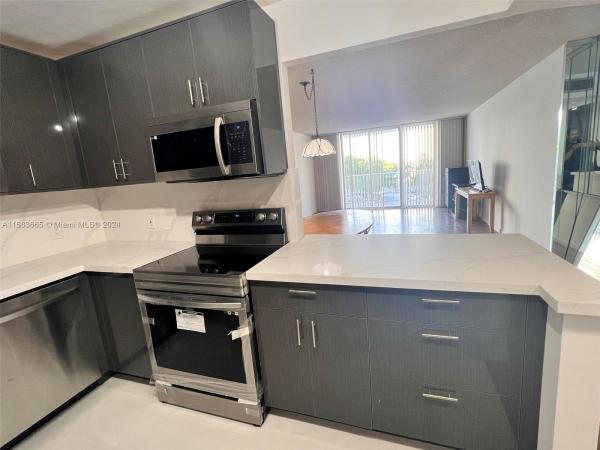 Admirals Port West, 2801 NE 183rd St #403W, Aventura, Florida 33160, image 3