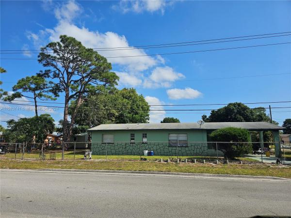 Sunny Acres, 1201 N 24th St, Fort Pierce, Florida 34950, image 1
