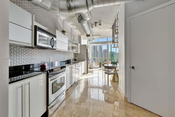 Neo Vertika, 690 SW 1st Ct #2702, Miami, Florida 33130, image 3