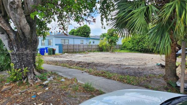Jay Bob, 4731 NW 6th St, Miami, Florida 33126, image 1