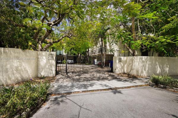 2984 Mary St, Miami, Florida 33133, image 2