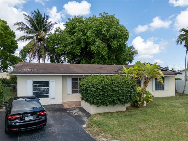 Devon Aire Estates, 10531 SW 120th Ave, The Crossings, Florida 33186, image 2