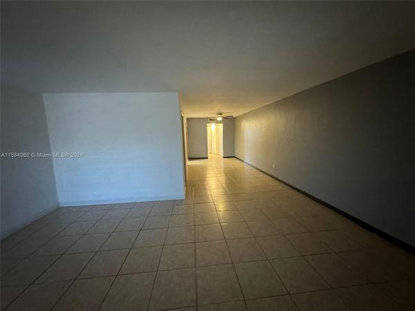 Sutton House, 1885 Ne 121st St #24, North Miami, Florida 33181, image 3