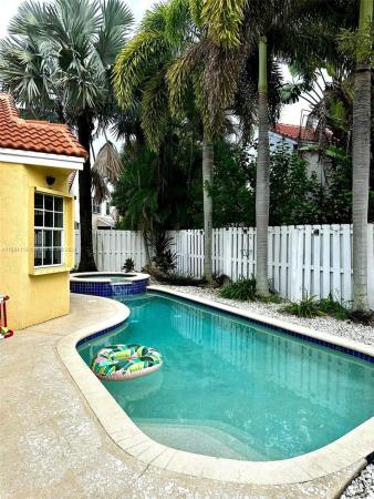 Bermuda Springs, 325 Somerset Way, Weston, Florida 33326, image 2