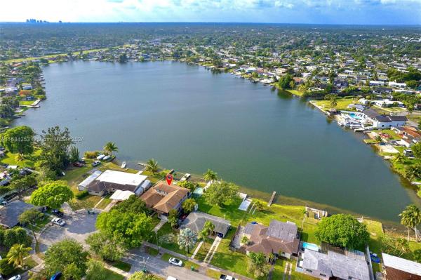 Westwood Lakes Residential, 10910 SW 48th St, Westwood Lakes, Florida 33165, image 3