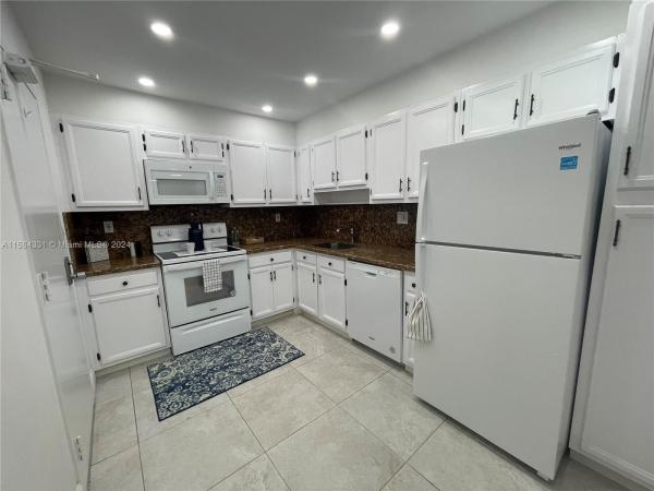 Country Club Tower Of Coral Springs, 10777 W Sample Rd #618, Coral Springs, Florida 33065, image 1