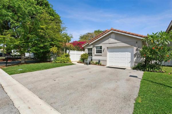Sawgrass Plantation, 13416 NW 5th Ct, Plantation, Florida 33325, image 2