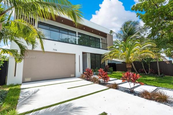 Victoria Highlands, 706 NE 17th Way, Fort Lauderdale, Florida 33304, image 2
