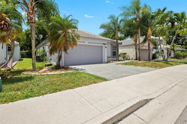 Lake Park, 2661 W Lake Park Cir W, Davie, Florida 33328, image 1