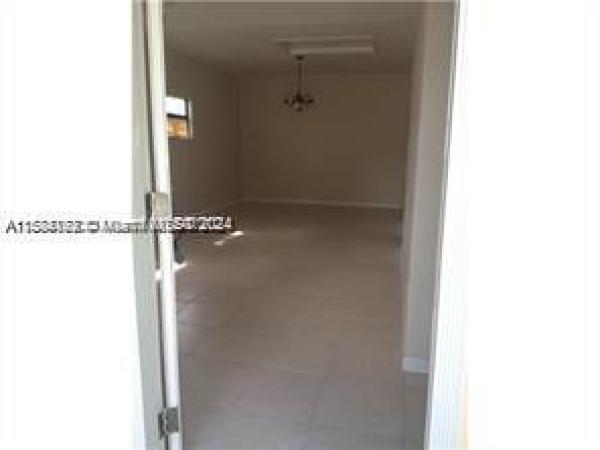 Fulford Highlands, 470 NE 165th St, Golden Glades, Florida 33162, image 1