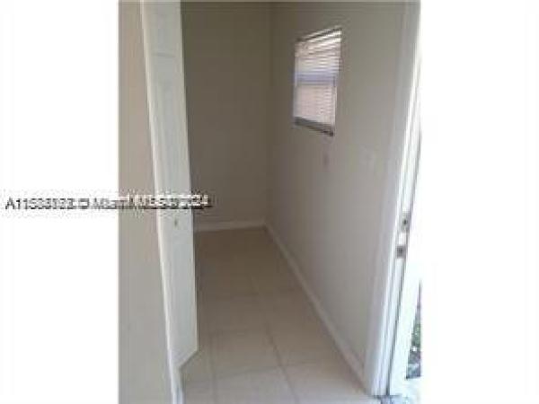 Fulford Highlands, 470 NE 165th St, Golden Glades, Florida 33162, image 3