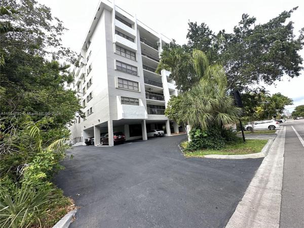 9300 Harbor Terrace, 9300 Bay Harbor Ter #5B, Bay Harbor Islands, Florida 33154, image 2