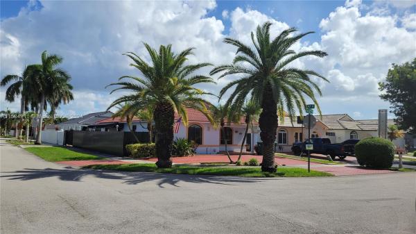Golden Eagle Estates, 9762 NW 129th Ter, Hialeah Gardens, Florida 33018, image 2